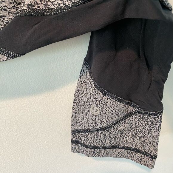 Lululemon Outrun 17" Power Luxtreme Spray Jacquard White Black Crop Pant 6 - Picture 7 of 7